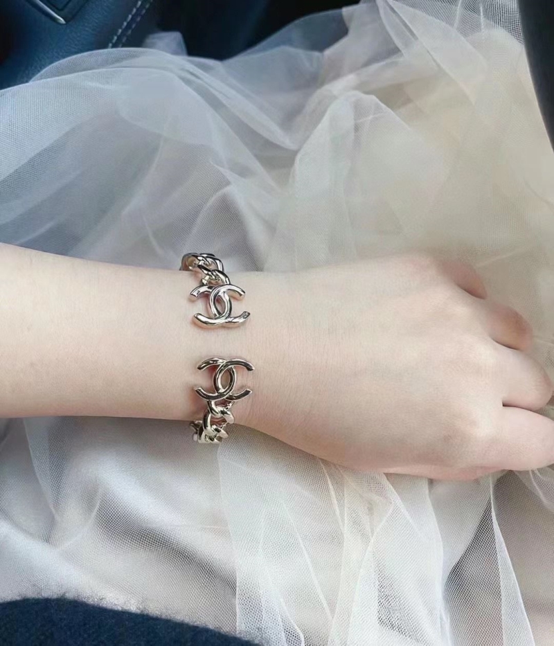 Ch**el bracelets